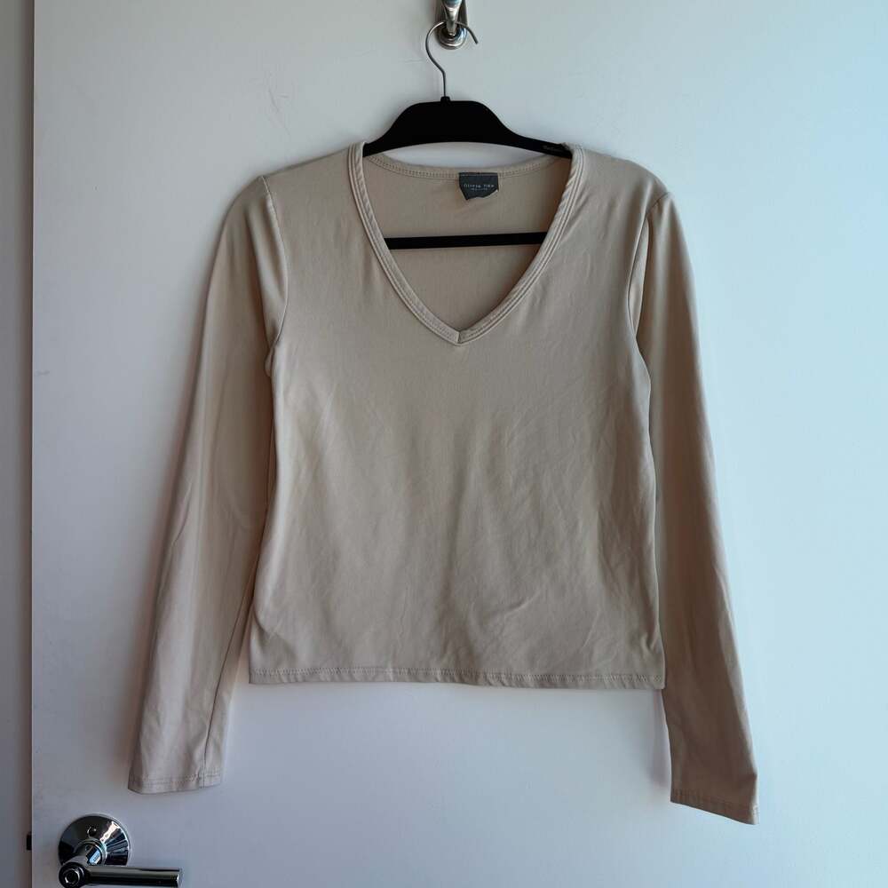 Olivia Rae New York Beige Long Sleeve V-Neck Basic Top